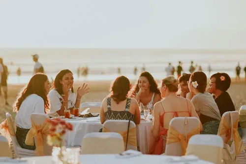 Welcome dinner on the beach with the cohort